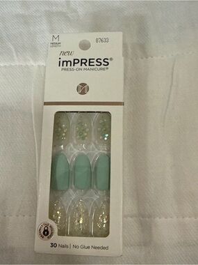 imPRESS Mint Green & Gold Glitter Press-On Nails